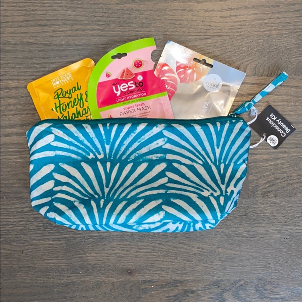 NWT Whole Foods Beauty Bag with 3 Face/Hair Masks